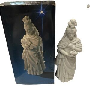 Avon Nativity Collectible The Magi Kaspar Porcelain Figurine  8 inch 1982 VTG
